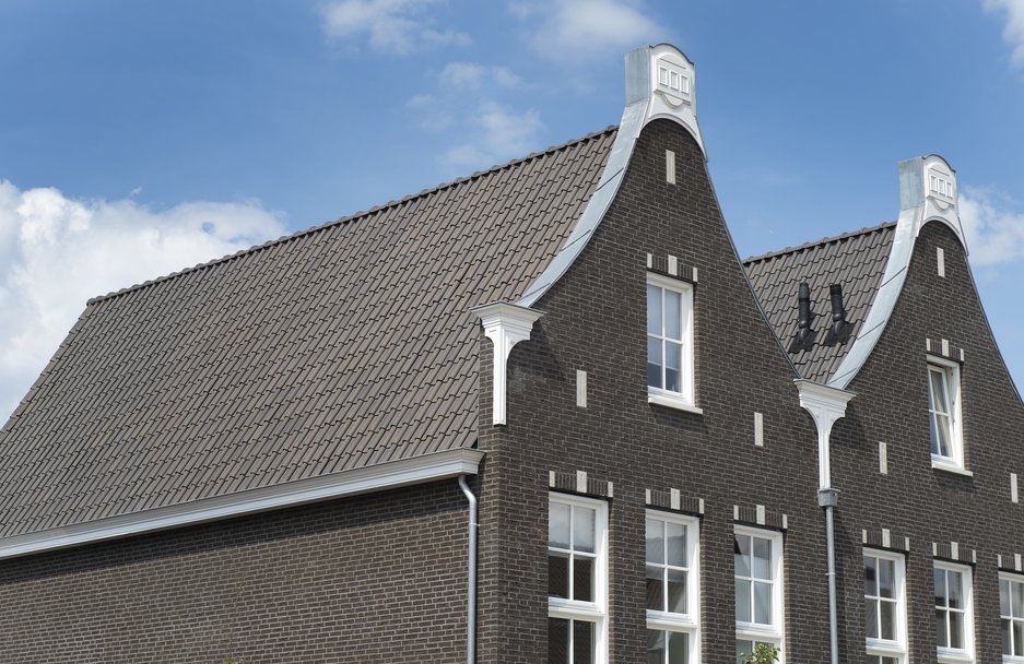 Volop dakpannen en gevelstenen beschikbaar