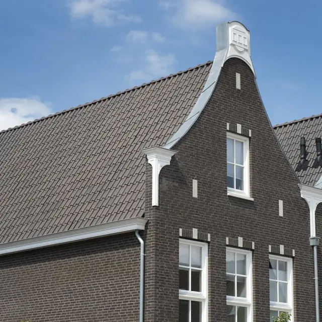 Volop dakpannen en gevelstenen beschikbaar
