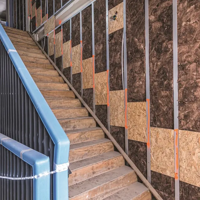 Na-isoleren vanaf de binnenzijde met minerale wol met metal stud profiel